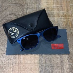 Ray-Ban Sunglasses 😎 RARE BLUE